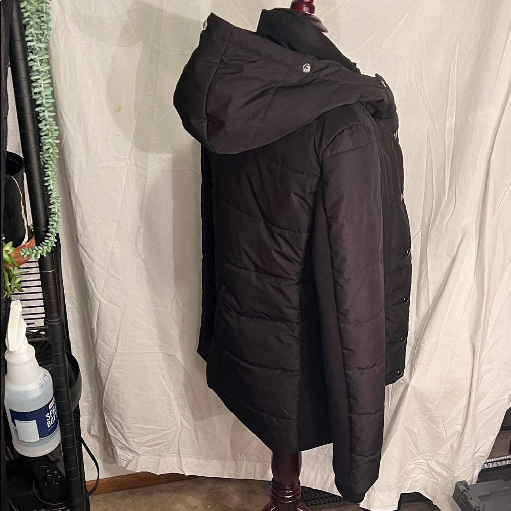 Guess Women's Black Puffer Jacket - Picture 8 of 15